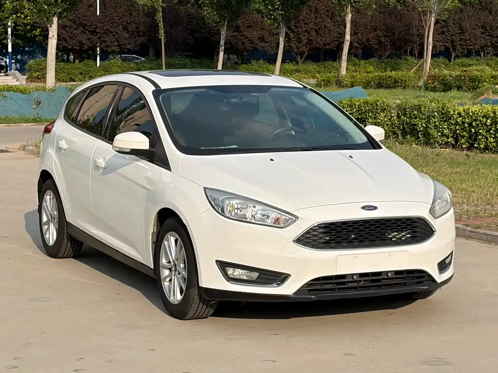 Ford Focus 2015 1.6L AT