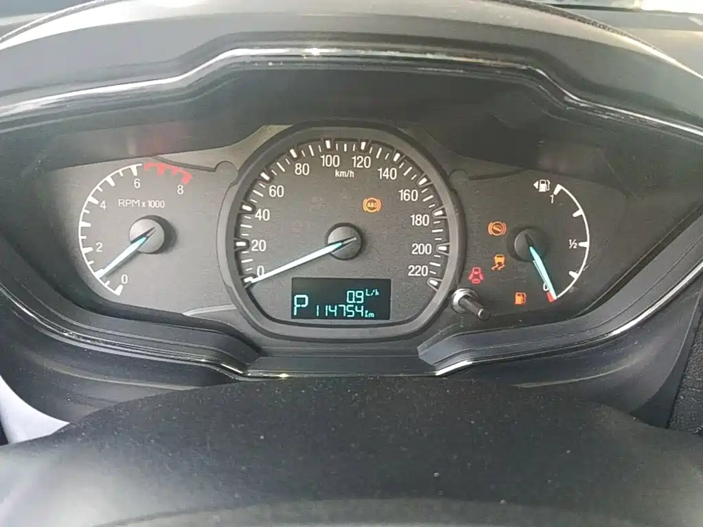 Ford Escort — миниатюра 12