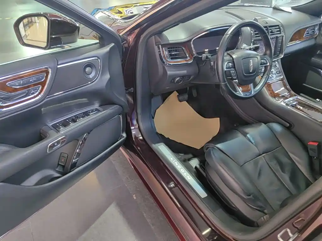 Lincoln Continental — миниатюра 16