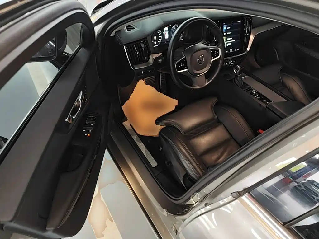 Volvo V60 — миниатюра 16