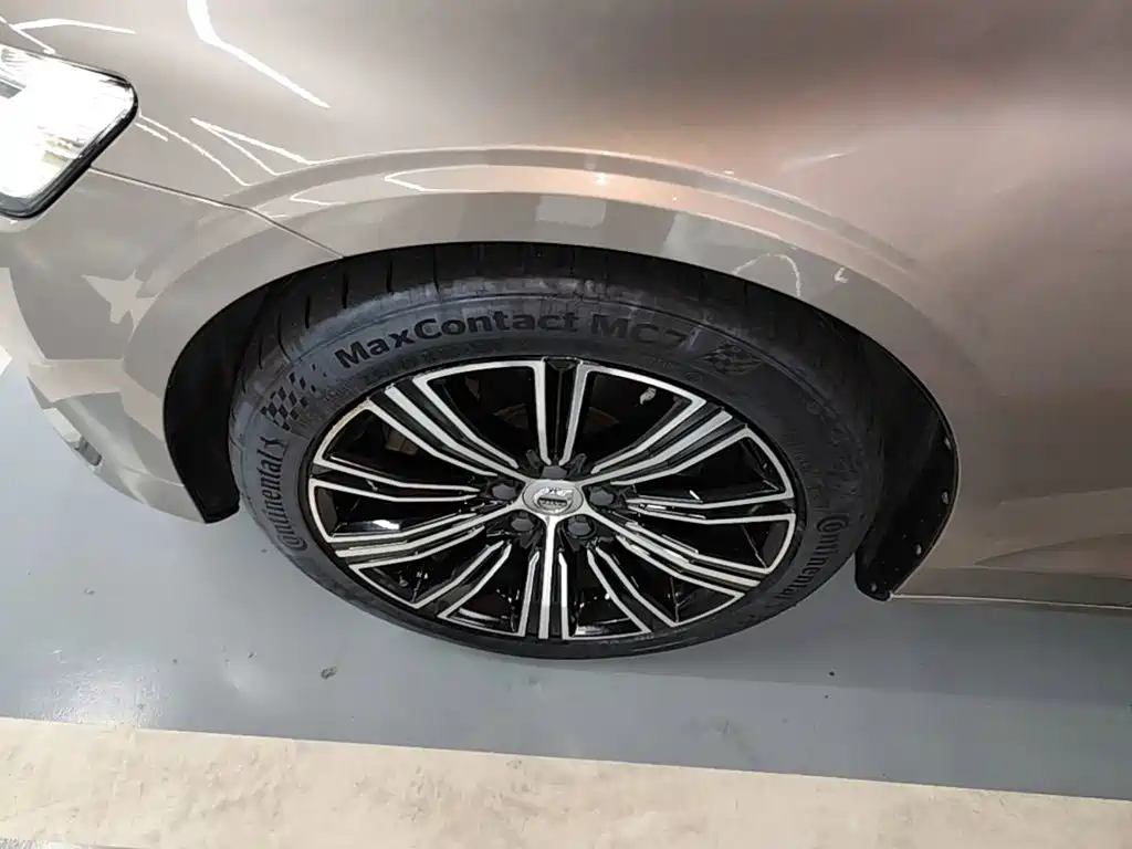 Volvo V60 — миниатюра 23