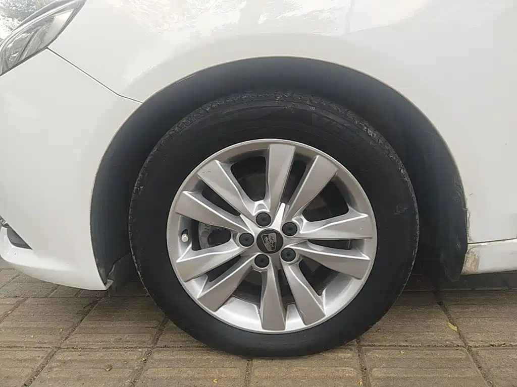 Roewe 360 — миниатюра 23