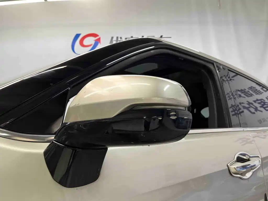 Honda UR-V — миниатюра 5
