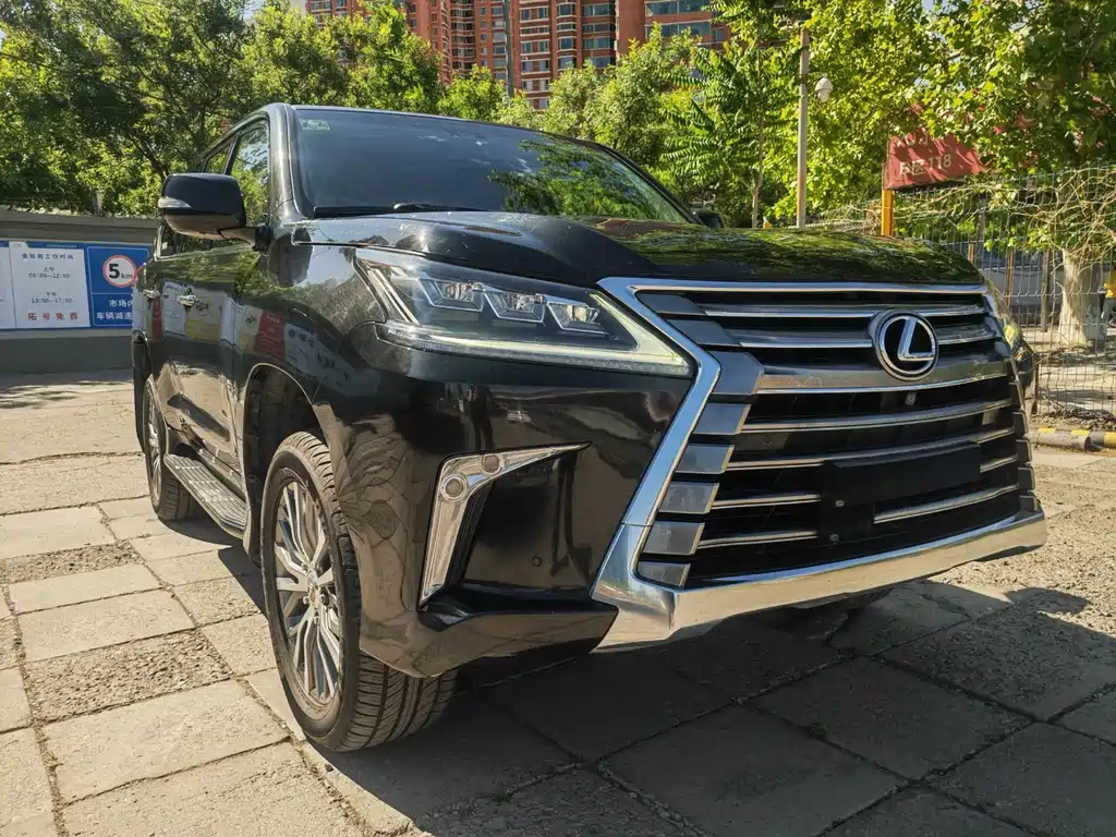 Lexus LX 2018