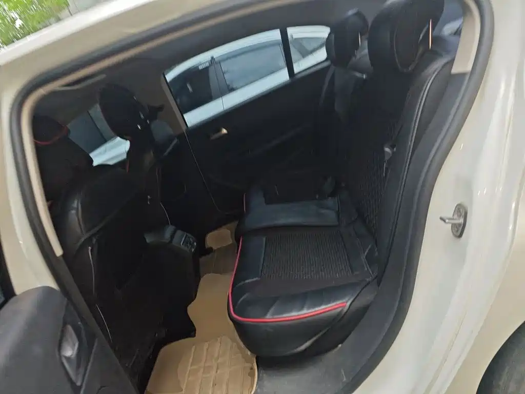 Peugeot 408 — миниатюра 13