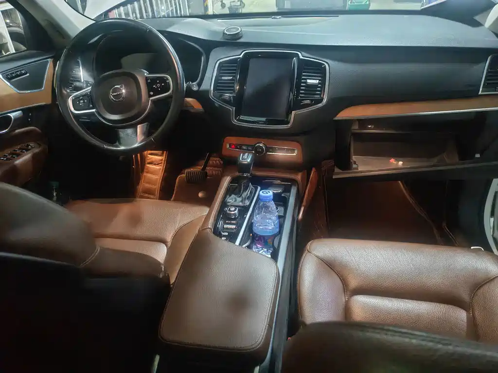 Volvo XC90 — миниатюра 7