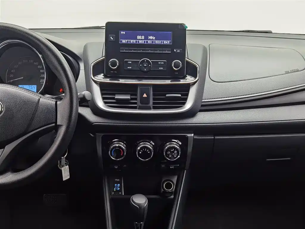 TOYOTA YARIS L ZHIXUAN