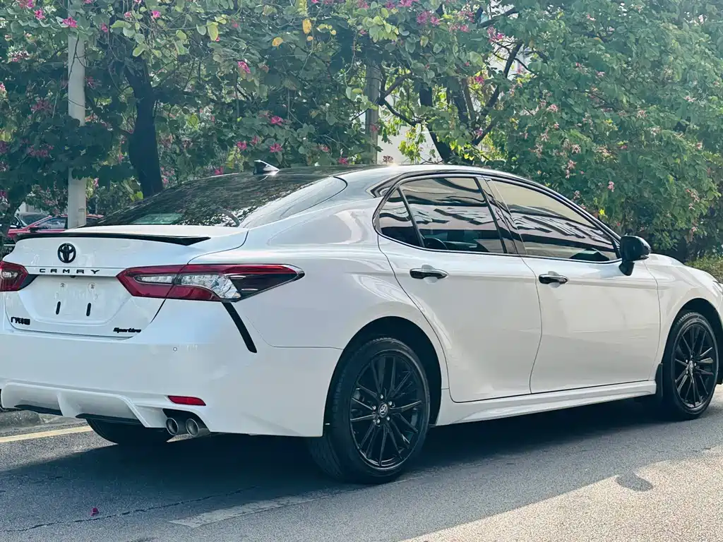 TOYOTA CAMRY