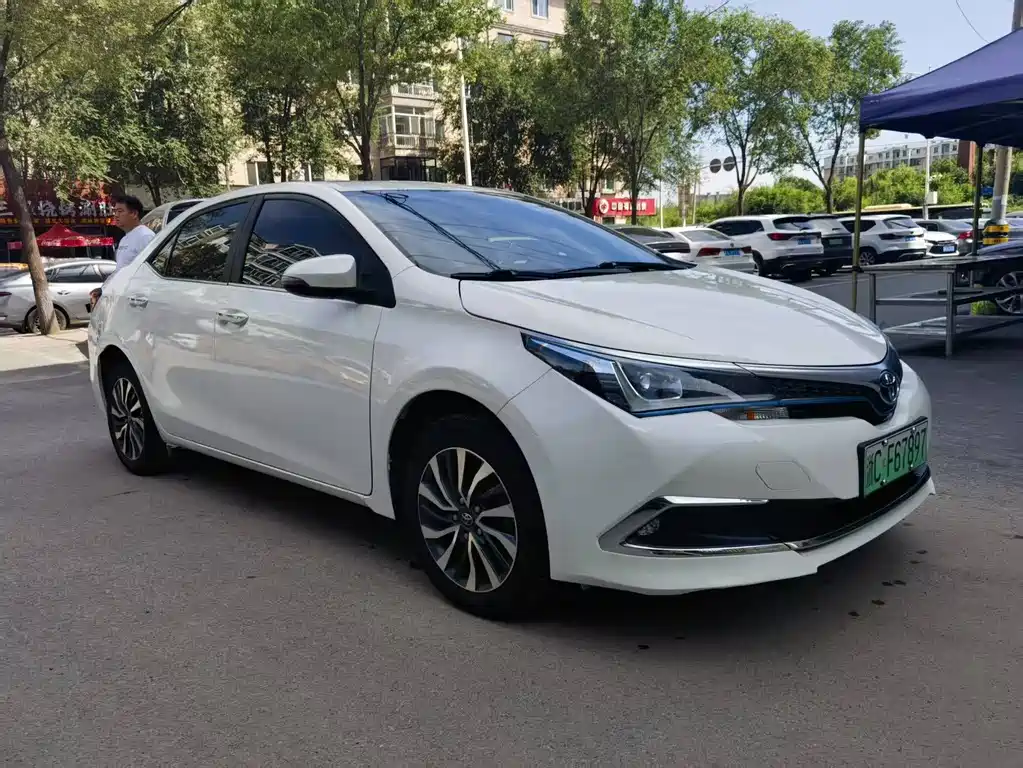 Toyota Corolla Hybrid — миниатюра 3