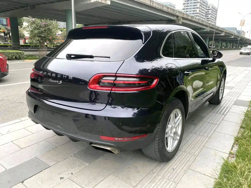 Porsche Macan — миниатюра 7