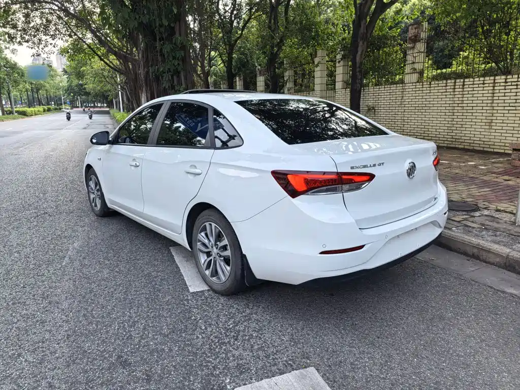 Buick Excelle — миниатюра 10