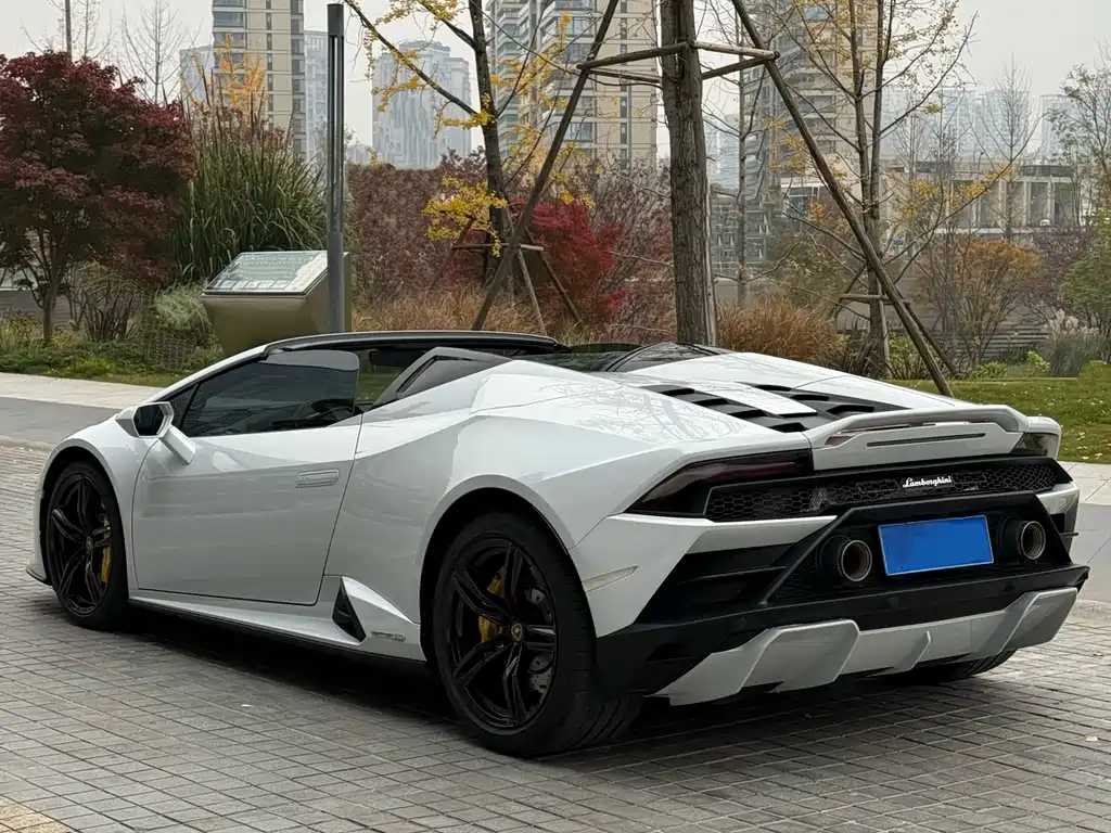 LAMBORGHINI HURACÁN