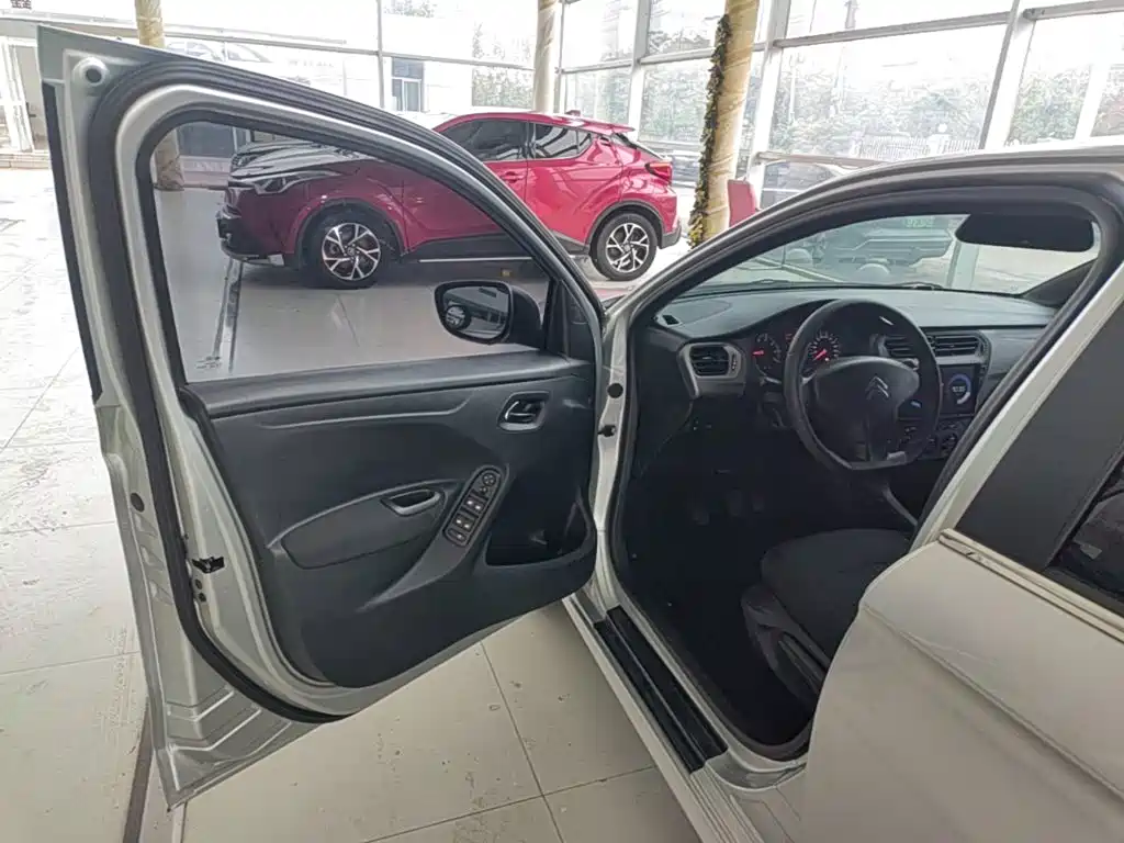 Citroen Elysee — миниатюра 16