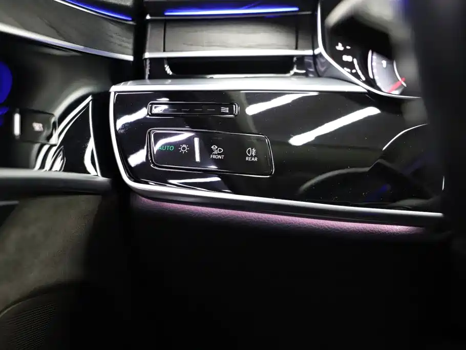 Audi A8 — миниатюра 9
