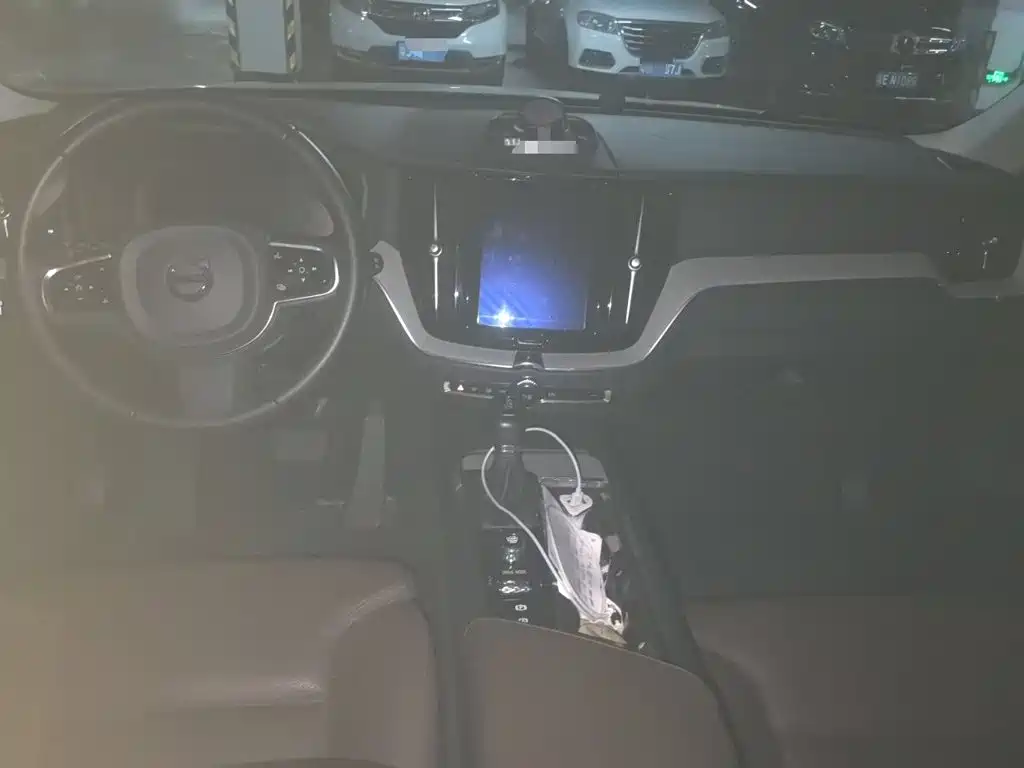 Volvo XC60 — миниатюра 5
