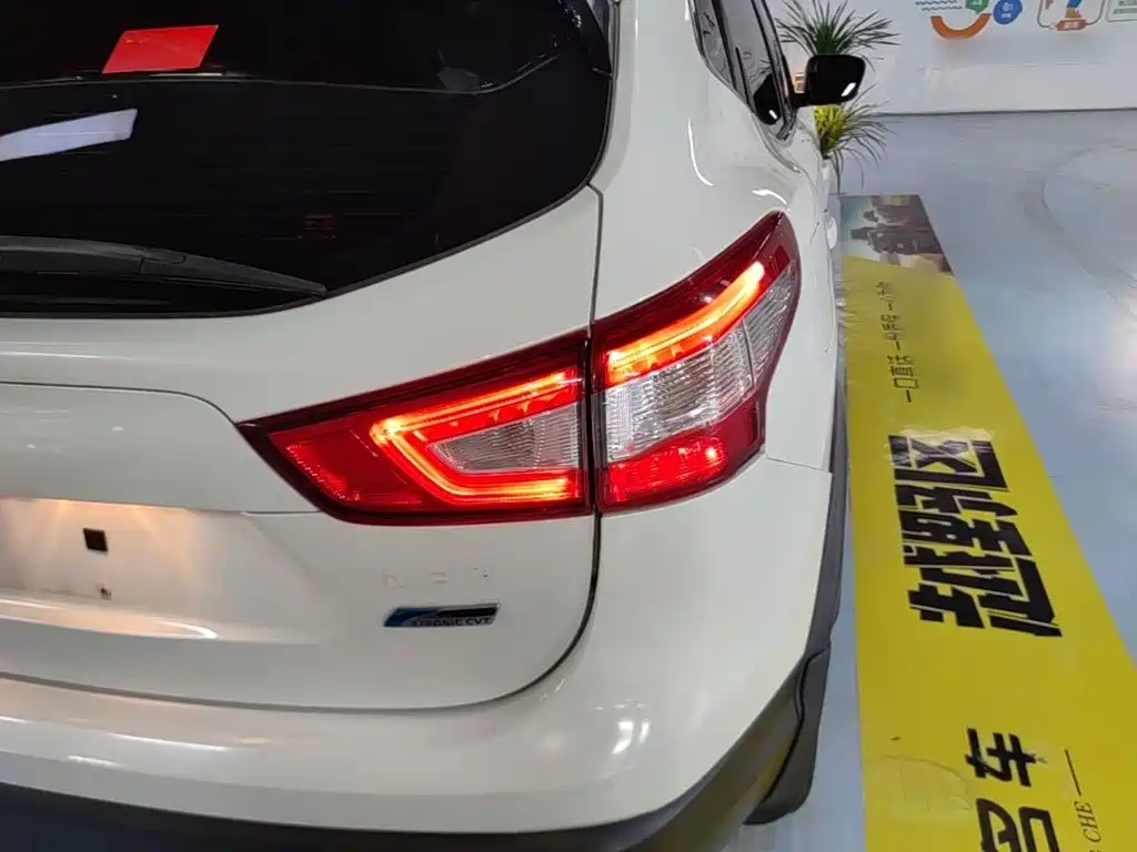 Nissan Qashqai — миниатюра 8