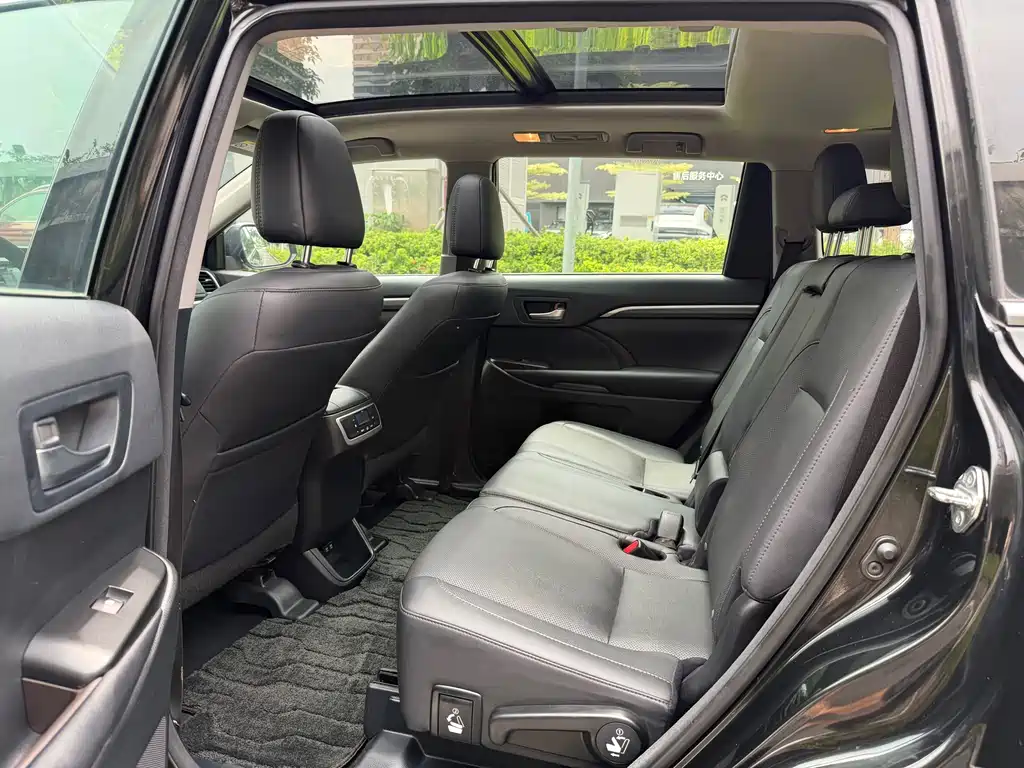 Toyota Highlander 2018 2.0T 7 мест V