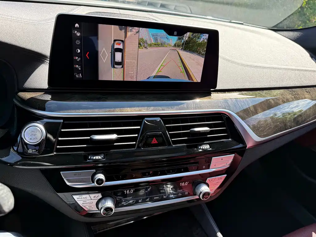BMW 5 Series — миниатюра 28