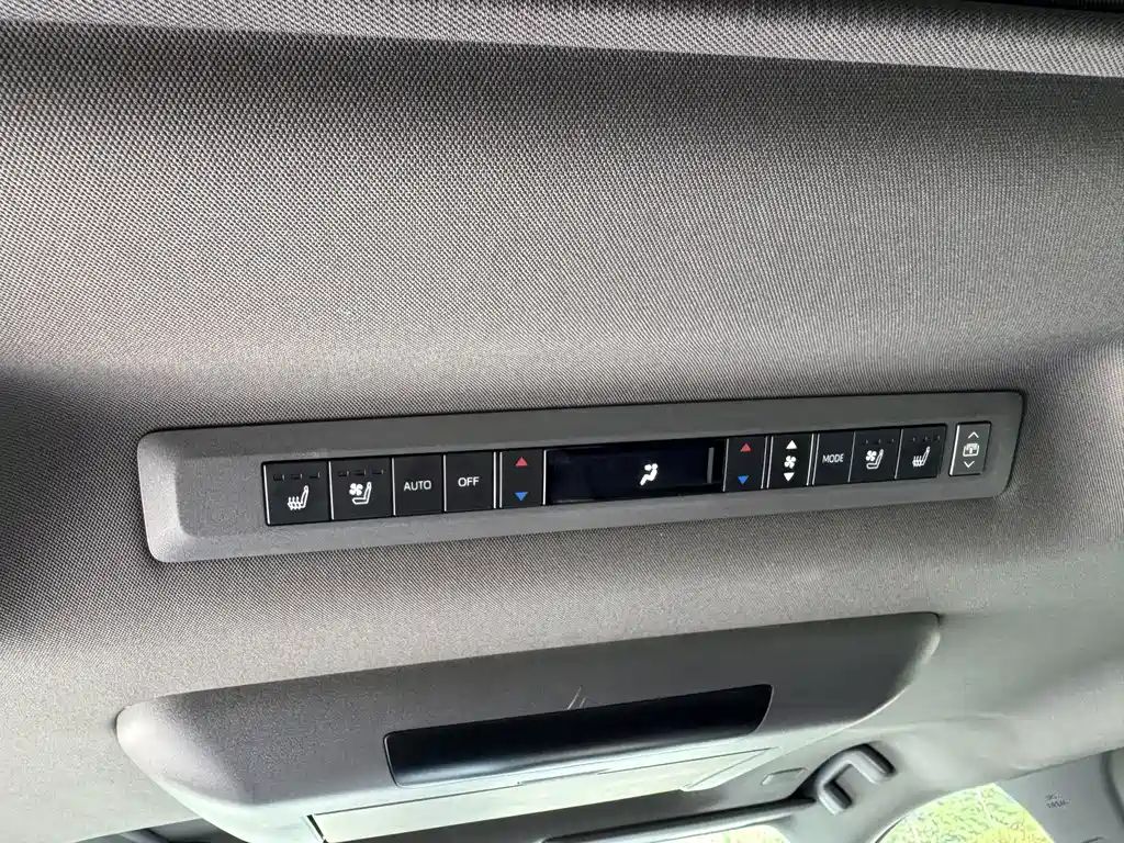 Toyota Granvia — миниатюра 11