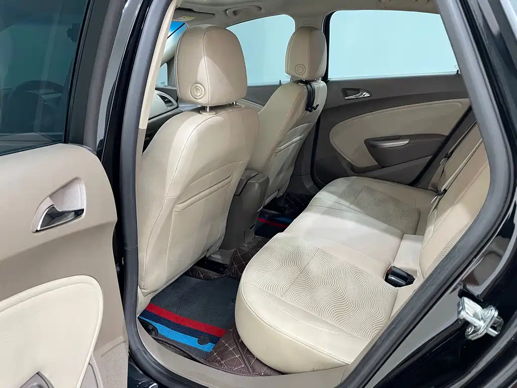 Buick Excelle — миниатюра 12