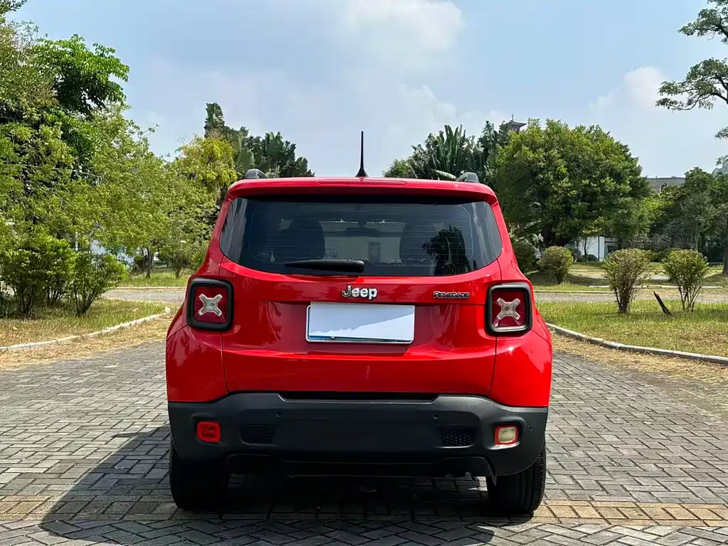 Jeep Renegade — миниатюра 9