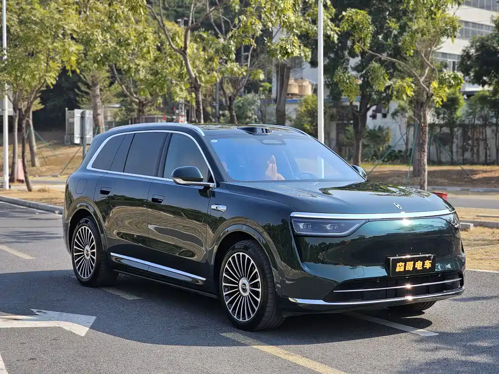 AITO ASK THE WORLD M8