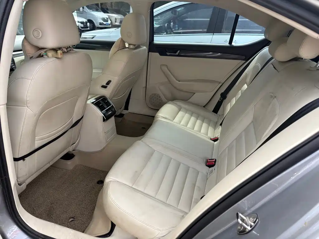 Skoda Superb 2016 TSI330 DSG