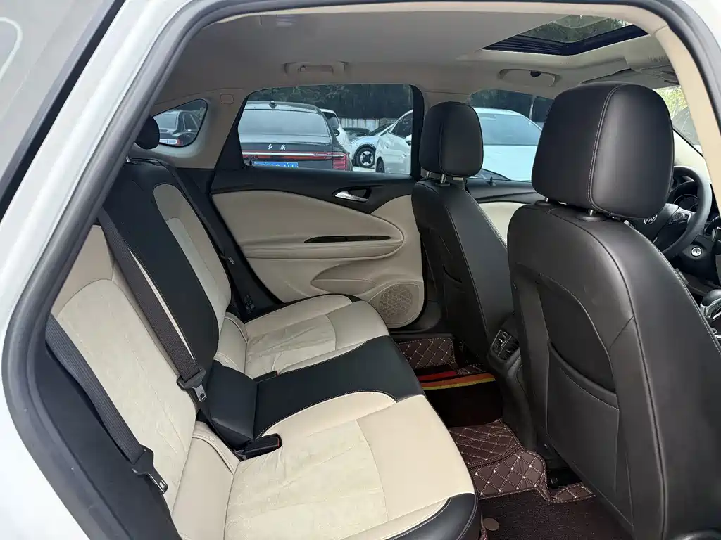 Buick Verano — миниатюра 10