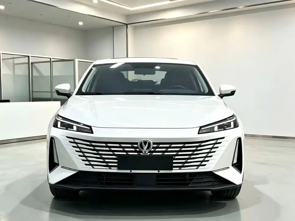 Changan Eado — миниатюра 2