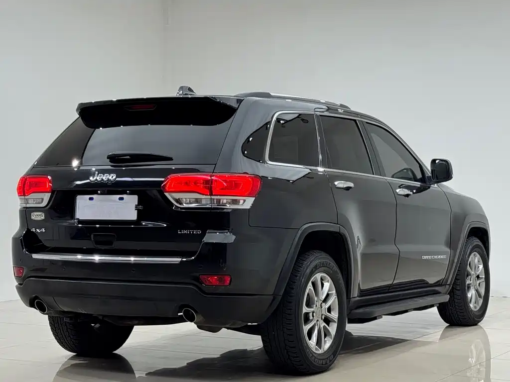 Jeep Grand Cherokee (Import) — миниатюра 4