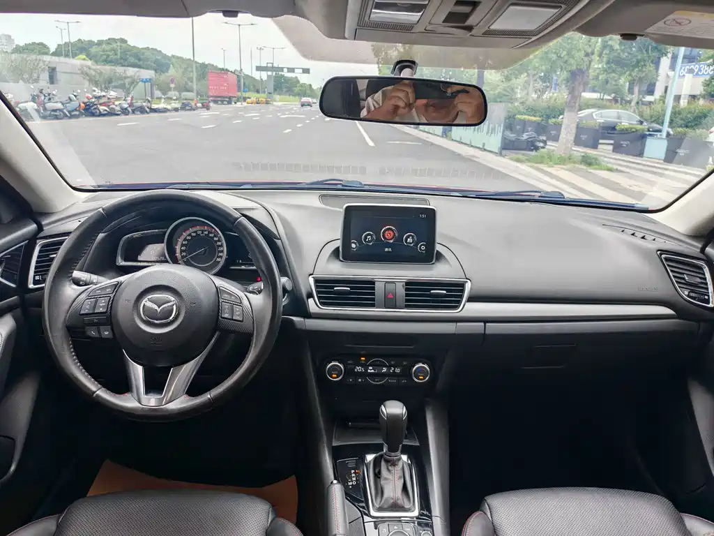 Mazda 3 Axela — миниатюра 5