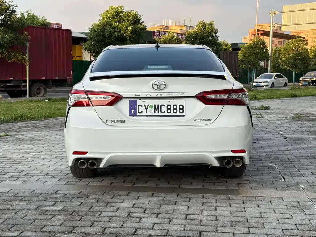 Toyota Camry — миниатюра 9