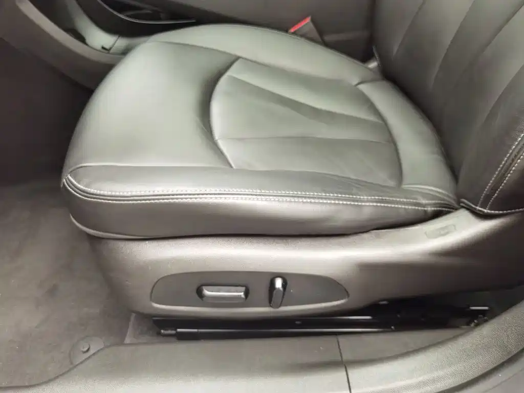 Buick LaCrosse — миниатюра 20