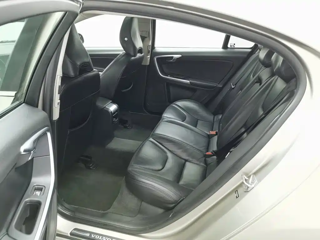 Volvo S60 — миниатюра 15