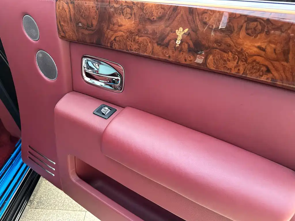 Rolls-Royce Phantom — миниатюра 23