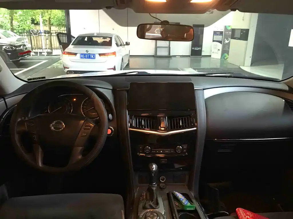Nissan Patrol — миниатюра 5