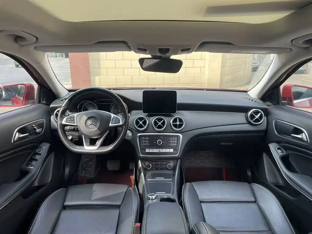 Mercedes-Benz GLA — миниатюра 10