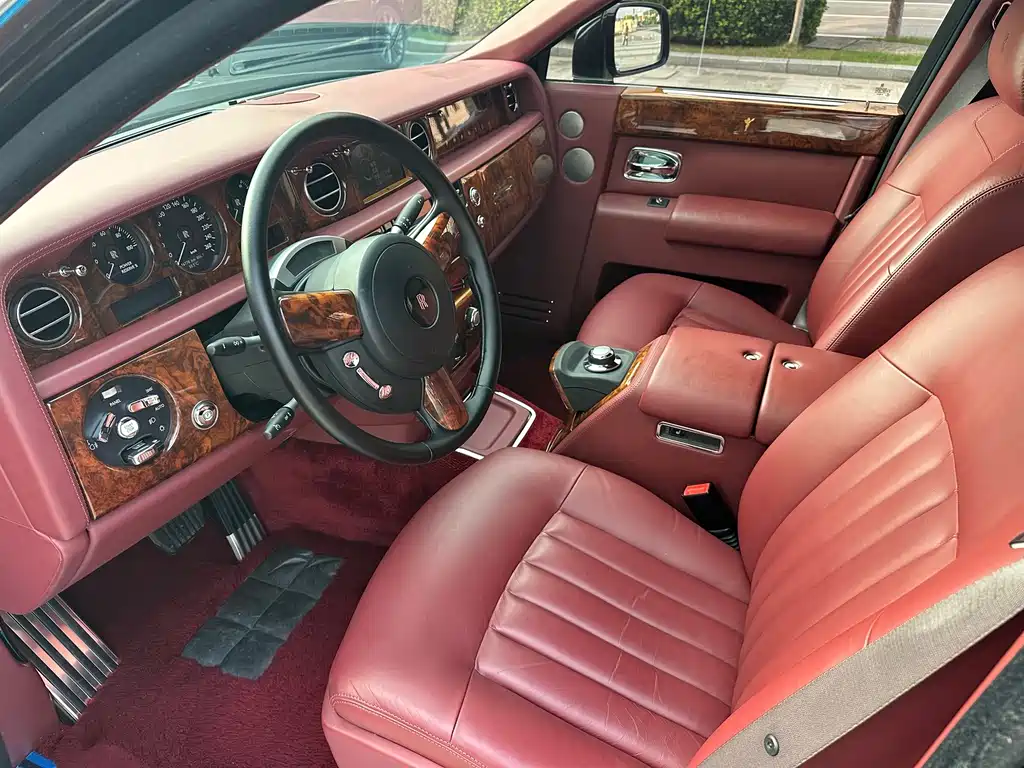 Rolls-Royce Phantom — миниатюра 20
