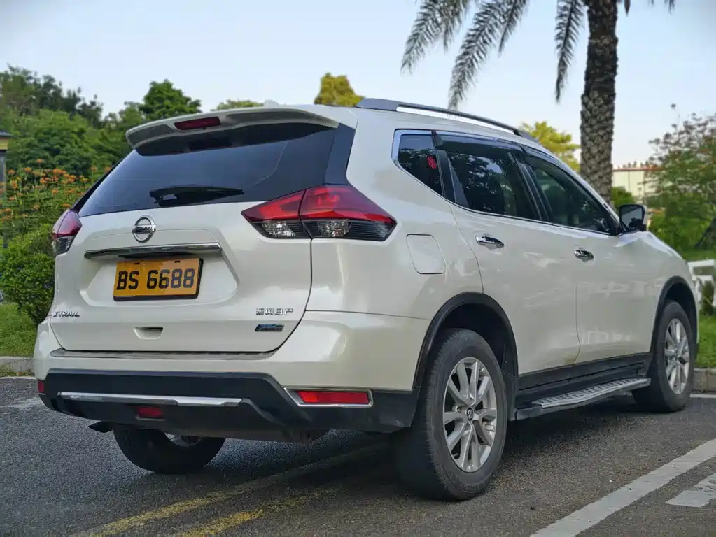 Nissan X-Trail — миниатюра 8