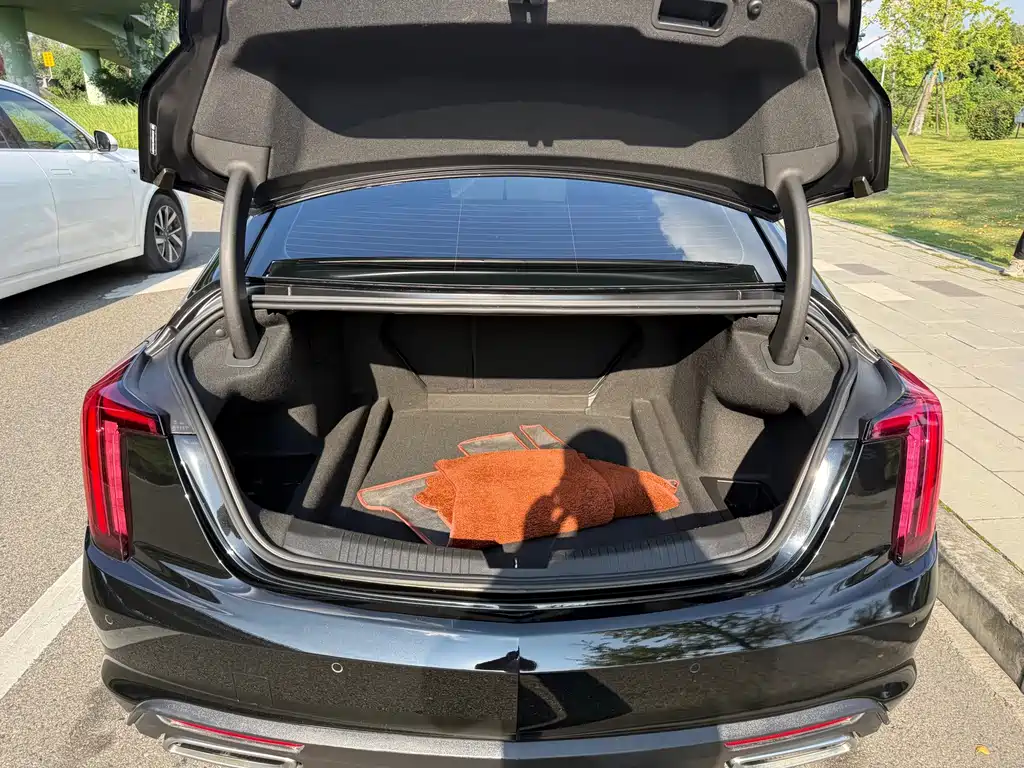 Cadillac CT5 — миниатюра 11