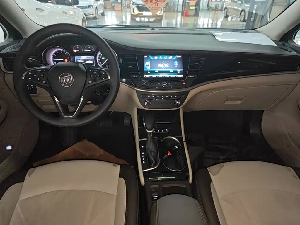 Buick Verano — миниатюра 10