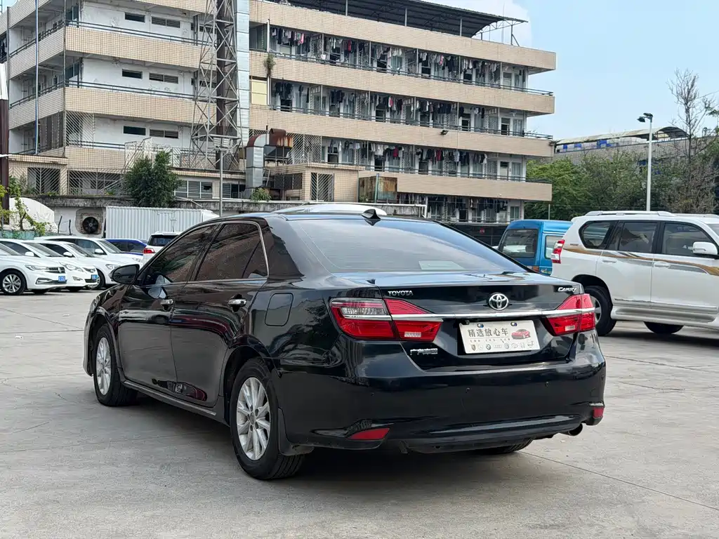 Toyota Camry — миниатюра 4