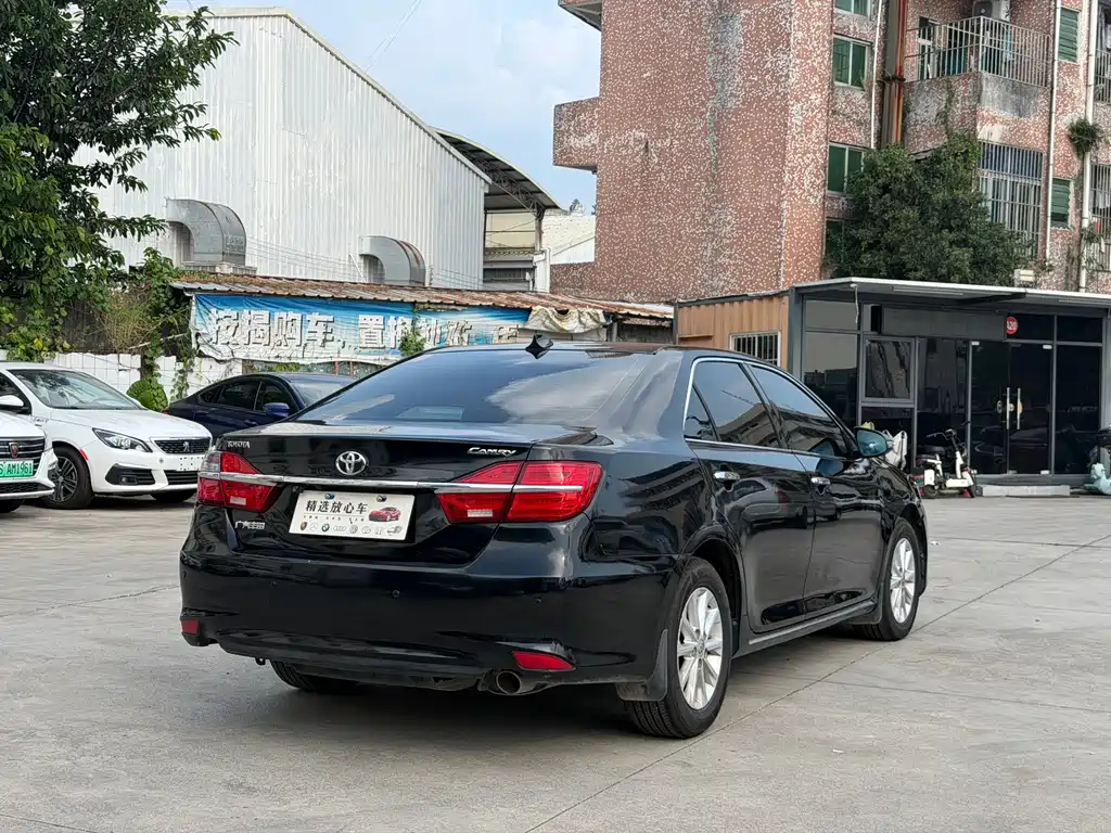 Toyota Camry — миниатюра 6