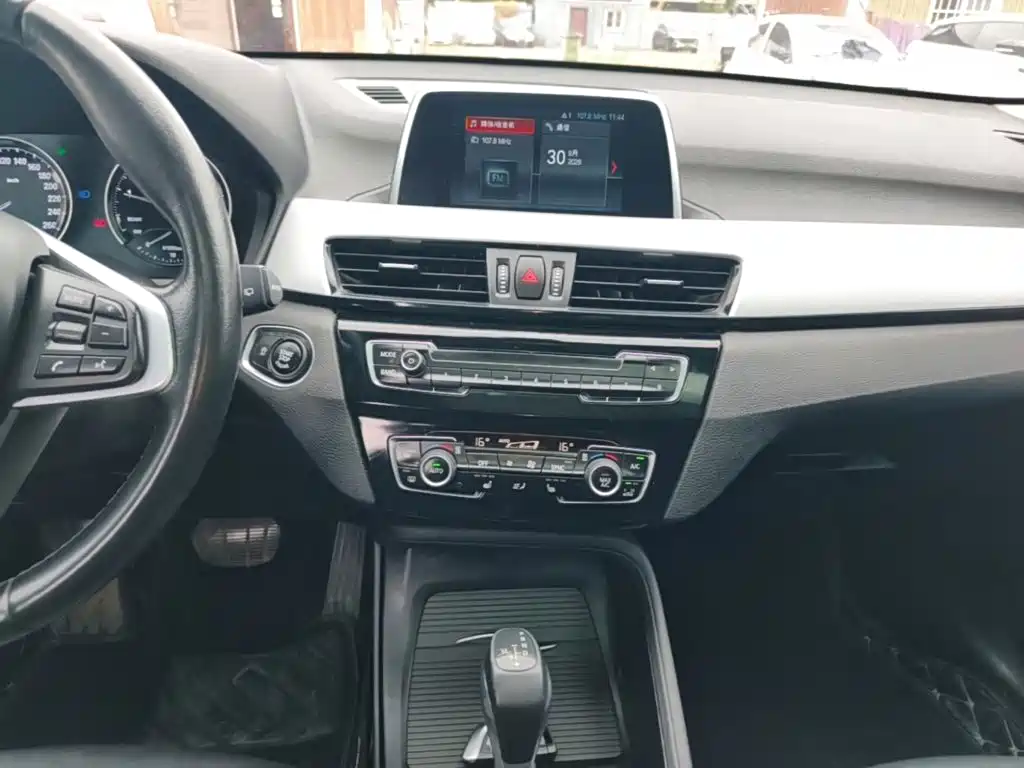 BMW X1 — миниатюра 13