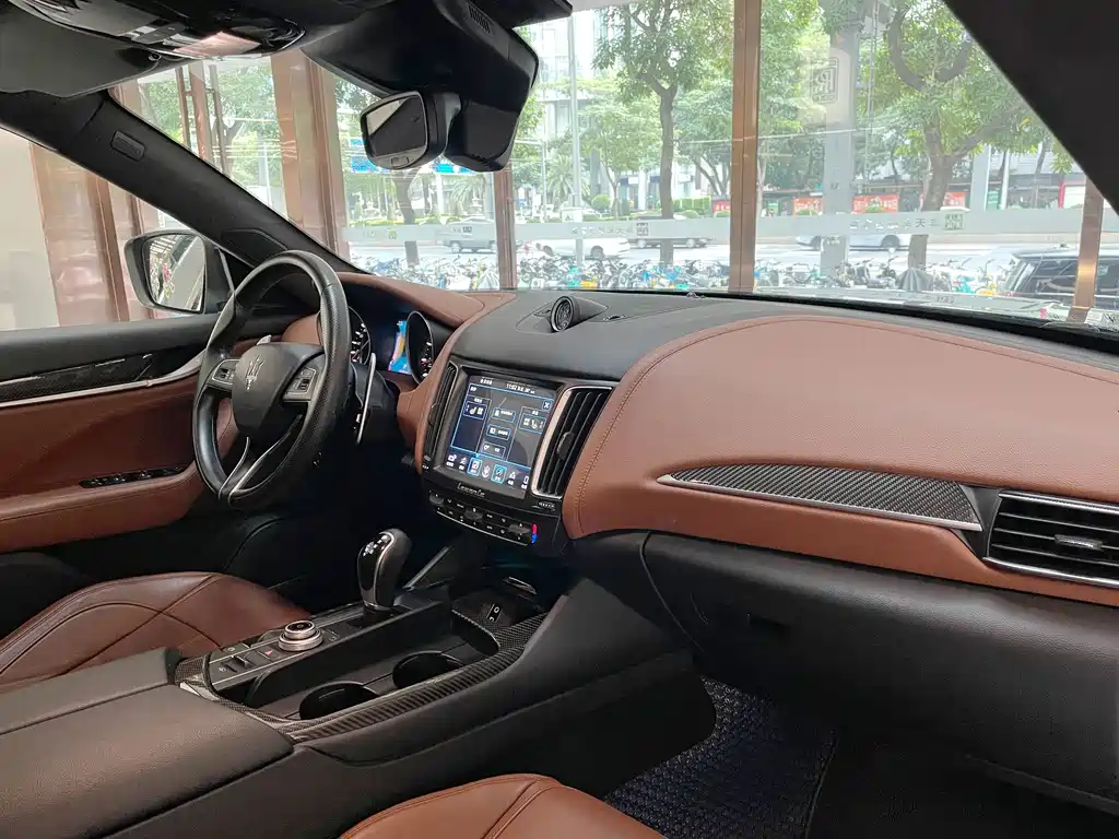 Maserati Levante — миниатюра 12