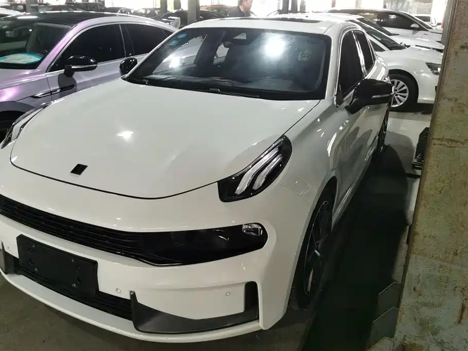 Купить Lynk & Co 03