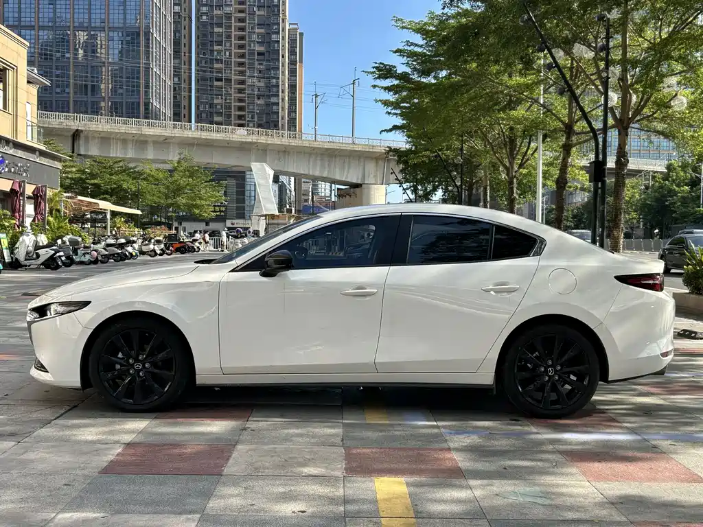 Mazda 3 Axela — миниатюра 2