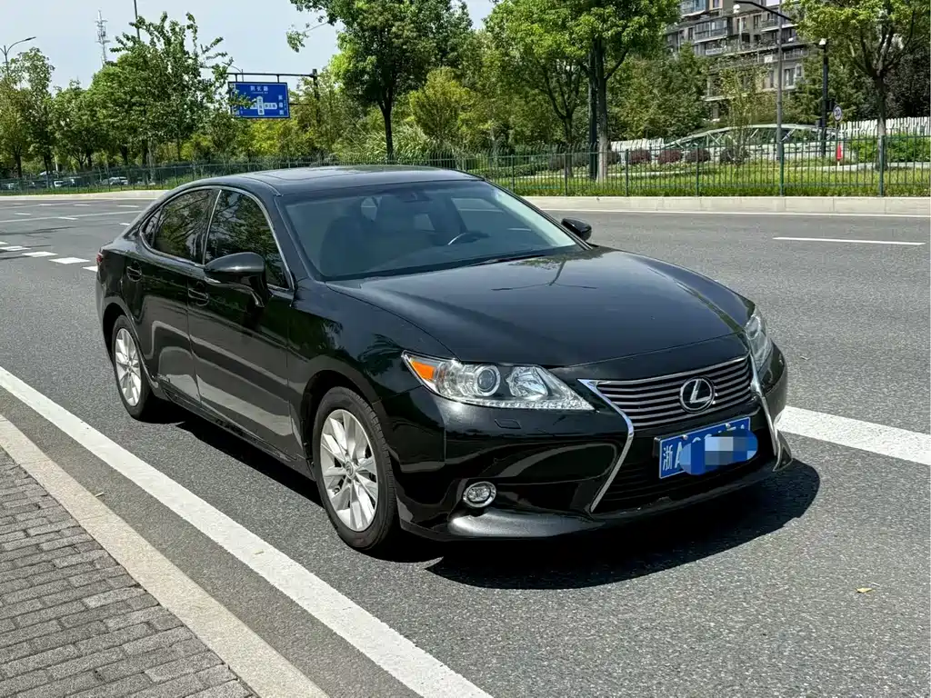 Lexus ES — миниатюра 3