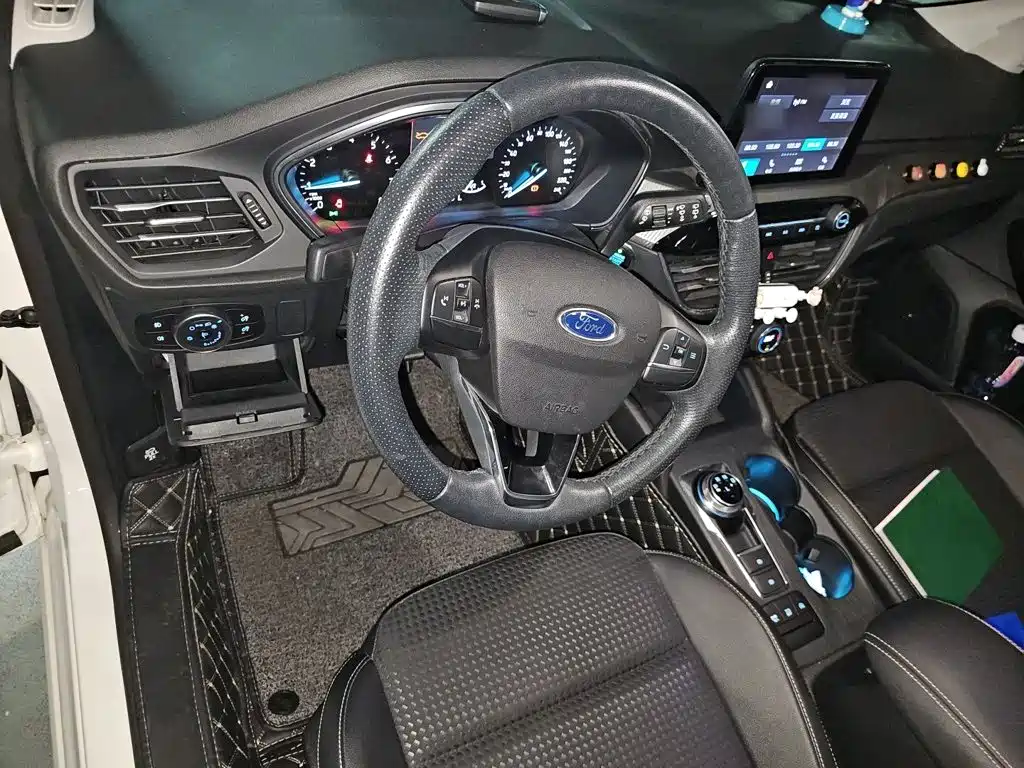 Ford Focus — миниатюра 11