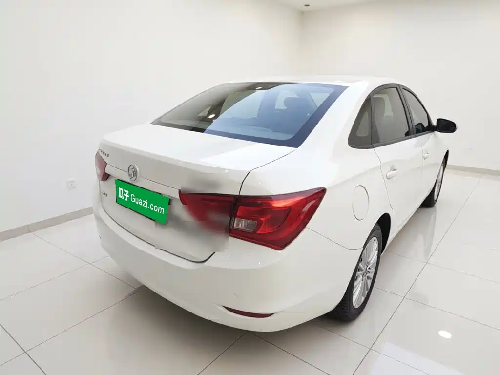 Buick Excelle — миниатюра 4